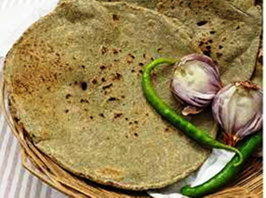 हिवाळ्यात आवर्जून खा बाजऱ्याची भाकरी