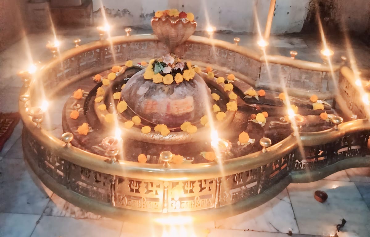 धामंत्री येथील प्राचीन शिवमंदिर