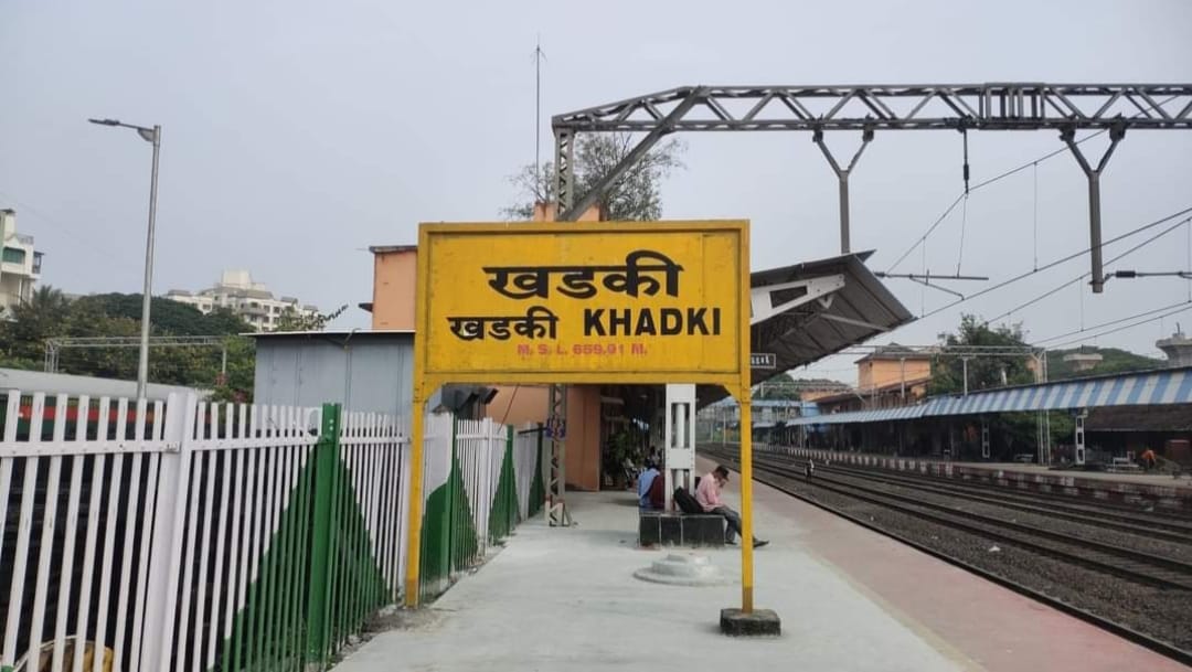 ताशा, वेश्या आणि कविता