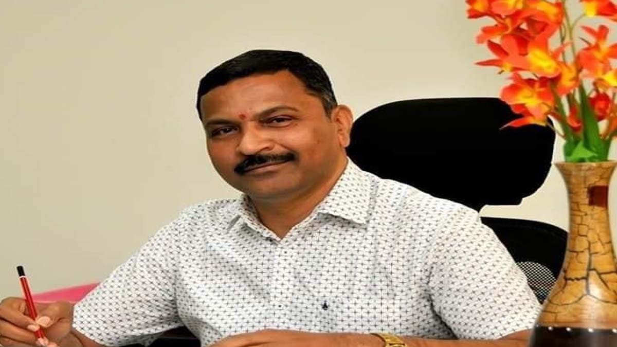 एक कर्तव्यदक्ष जिल्हाधिकारी श्री दिलीप स्वामी