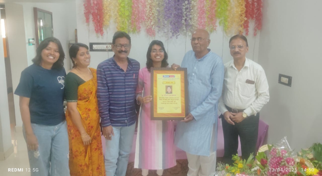 कोणताही क्लास न लावता अश्विनी झाली कलेक्टर