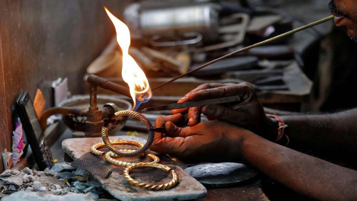 गावगाड्याचे सांगाती: अलुतेदार आणि बलुतेदार – भारतीय ग्रामीण जीवनातील आधारस्तंभ
