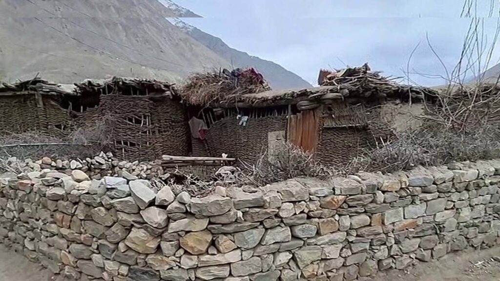 आकांत कविता – प्रभाकर तांडेकर प्रदत्त यांची हृदयस्पर्शी मराठी कविता