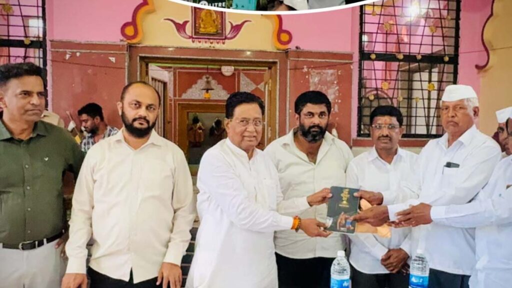 गटेवाडी पुण्यस्मरण कार्यक्रमात आमदार काशिनाथ दाते व संतोष पवार समाजहित उपक्रम
