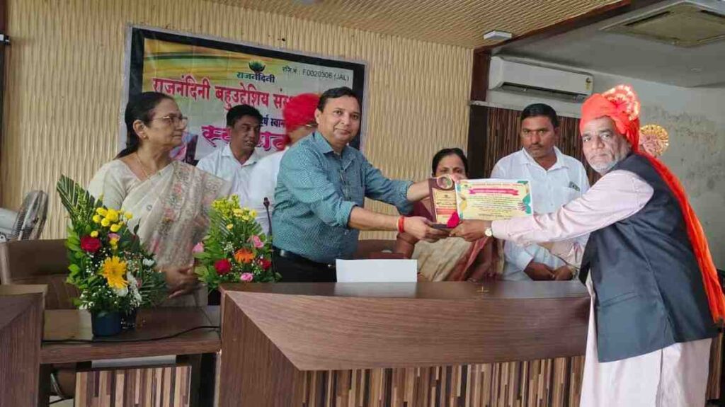 चंद्रपूरचे कवी एम. ए. रहीम बंदी यांना जळगाव येथे राज्यस्तरीय साहित्यभूषण पुरस्कार 2025 प्रदान
