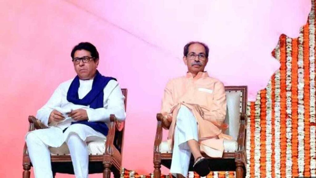 दसरा मेळाव्यात उद्धव ठाकरें आणि राज ठाकरे यांची चर्चा, शिवसेना मनसे युतीसंदर्भात संकेत