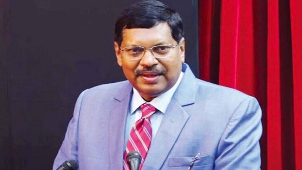 सर्वोच्च न्यायालयात शूज फेकण्याची घटना, सरन्यायाधीश बी. आर. गवई