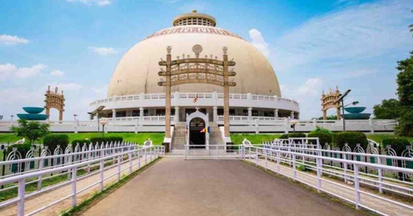 नागपूर दीक्षाभूमीवर धम्मचक्र प्रवर्तन दिनाचा जल्लोष; विक्रमी गर्दी, पोलिसांचा कडेकोट बंदोबस्त