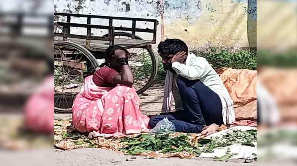 बडनेरच्या पानविक्री कुटुंबाचा संघर्ष, दशऱ्याच्या सणापूर्वी आपट्याची पानं विकत घेतलेले