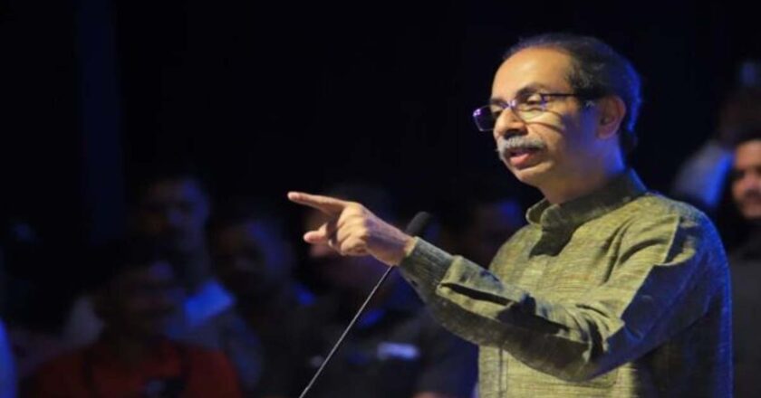 महाराष्ट्राच्या लाडक्या बहिणींना पुढच्या सहा महिन्यांचे हप्ते आता द्या – उद्धव ठाकरे