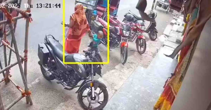 ११ हजार वोल्ट पडला,  पण प्रेमाचा ‘करंट’ भारी निघाला! ३ वर्षांच्या चिमुकल्याने वाचवले आईचे प्राण