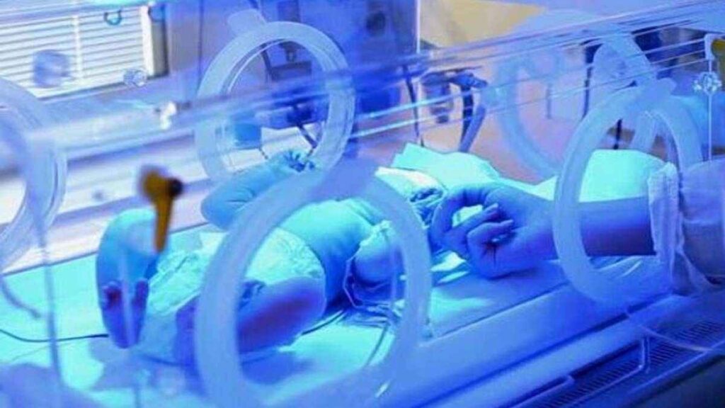 “अकाली जन्मलेल्या बाळांचे जीवन वाचवणारा इन्क्युबेटर – जादूची पेटी”