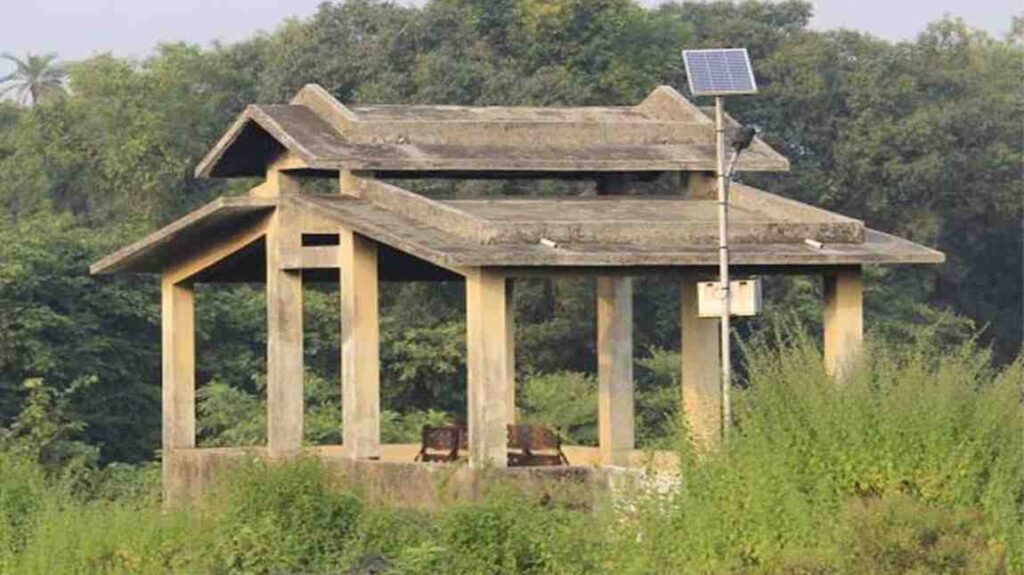 घरापासून स्मशानभूमीपर्यंत – मृत्यूचा कॉन्टॅक्ट आणि बदलत्या समाजातील नाती