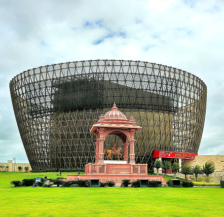 श्री. क्षेत्र पोहरादेवी येथील नगारा भवन प्रवेश शुल्क दर कमी करण्याची सर्वसामान्याची मागणी.!