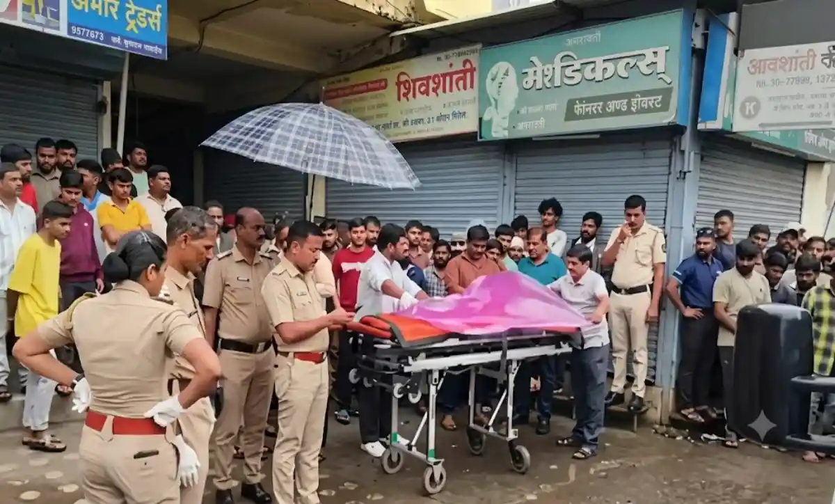 पेठवडगाव एसटी स्टँड परिसरात चारित्र्याच्या संशयातून पत्नीची हत्या झाल्यानंतर पोलीस तपास करताना | Kolhapur Crime News